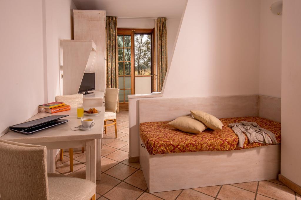 Tris Hotel Orbetello Room photo